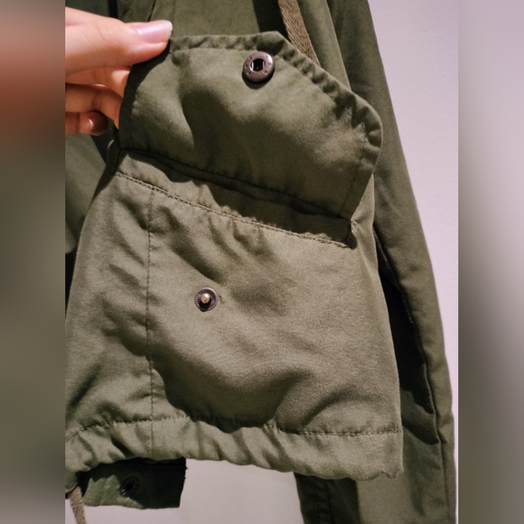 Light Zip Up Hooded Jacket - Picture 5 of 10